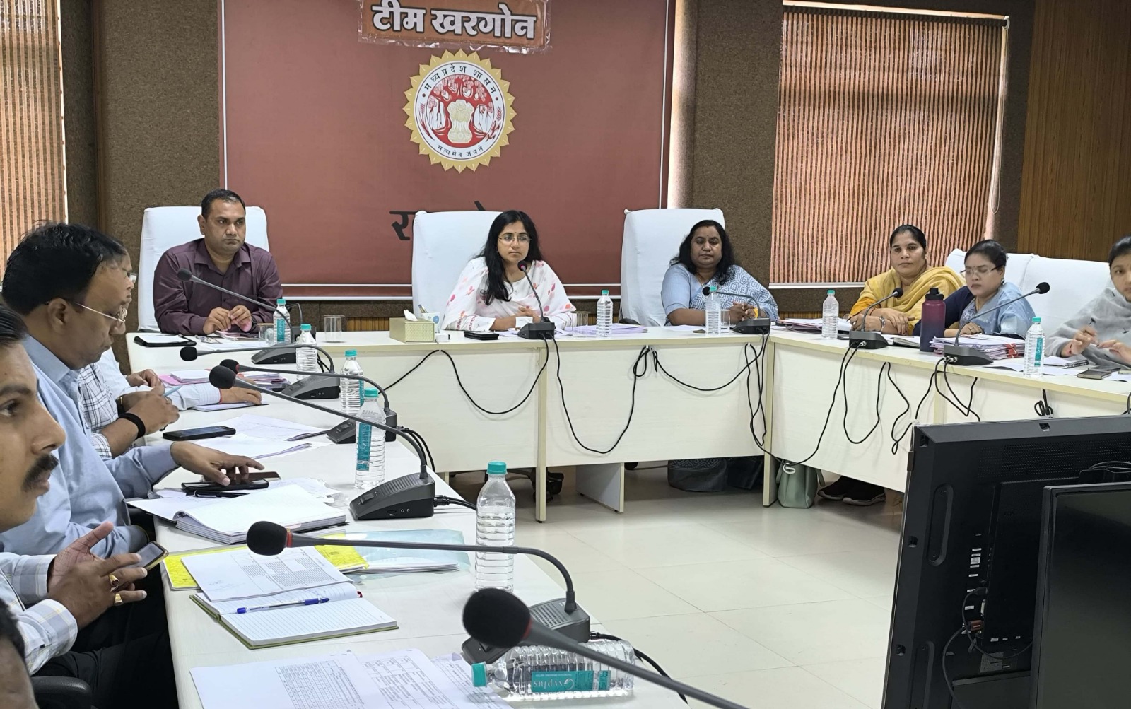कलेक्टर ने टीएल बैठक में की समय सीमा प्रकरणों की समीक्षा