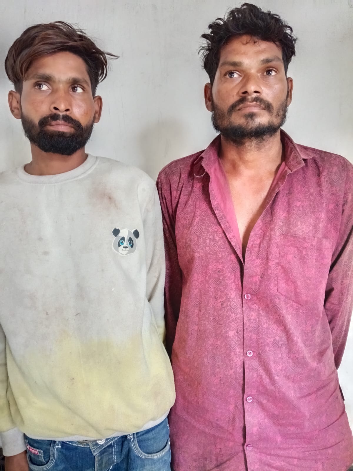 फरार आरोपियों को पोरबंदर गुजरात से किया गिरफ्तार