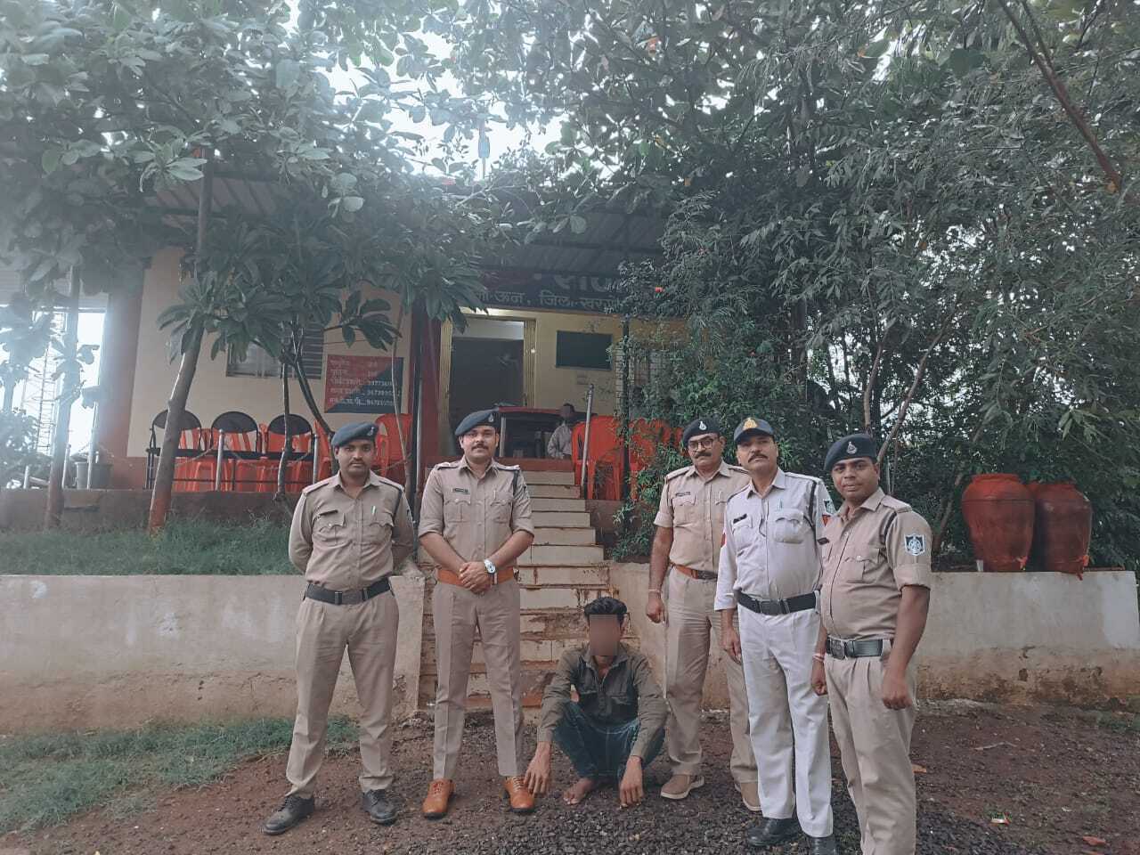 खरगोन पुलिस ने 02 माह से फरार चल रहे 34(2) आबकारी अधिनियम के आरोपी को किया गिरफ्तार