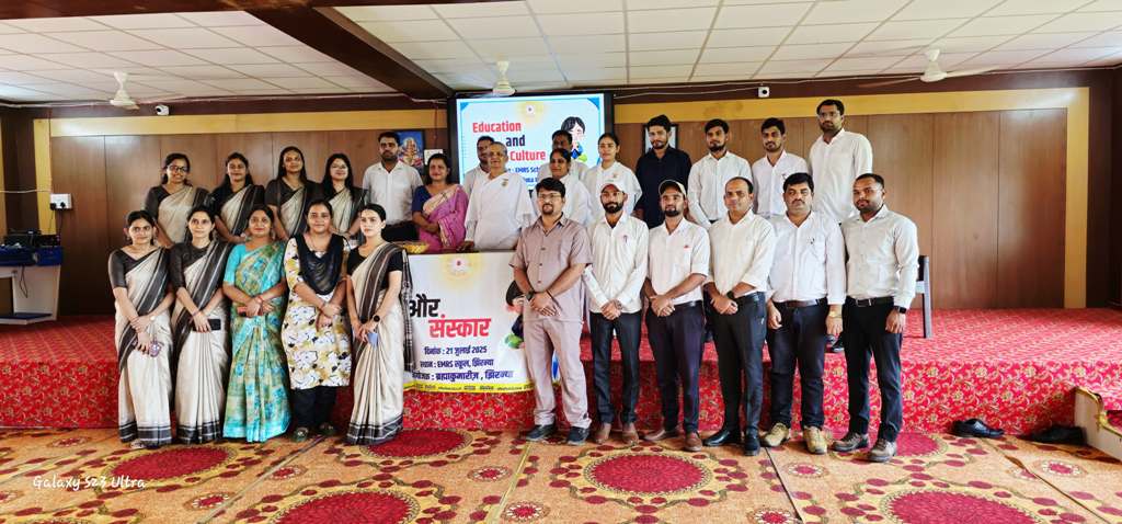 एकलव्य आदर्श आवासीय विद्यालय झिरन्या में ब्रह्माकुमारीज का प्रेरणादायी कार्यक्रम